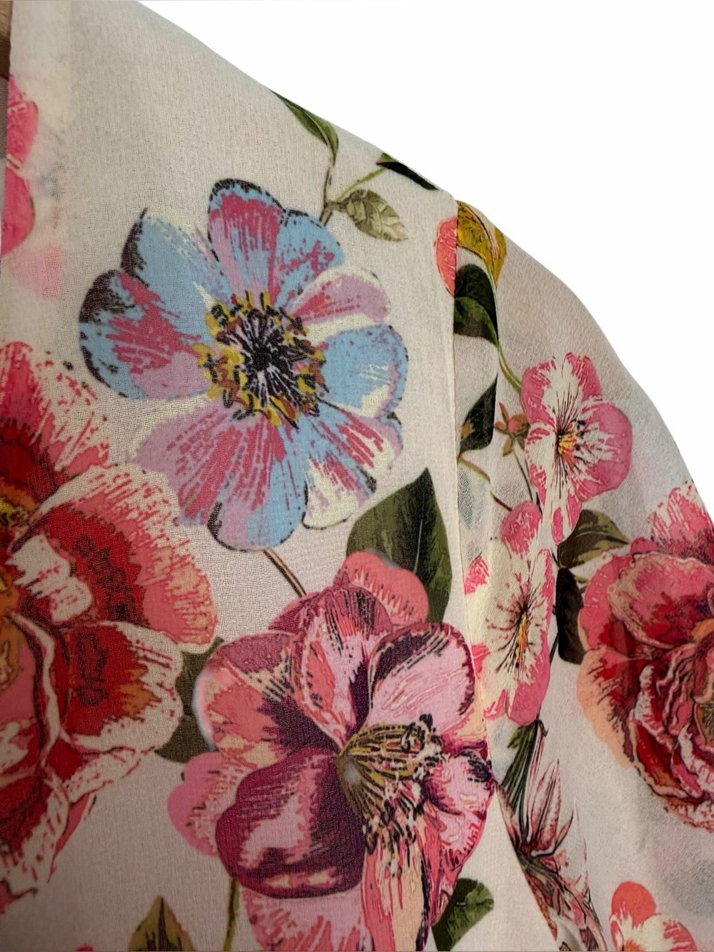 Yumi Kim Floral V-Neck Wrap Top Sheer Lined Short Sleeve Romper Shorts Size XS - Picture 4 of 8